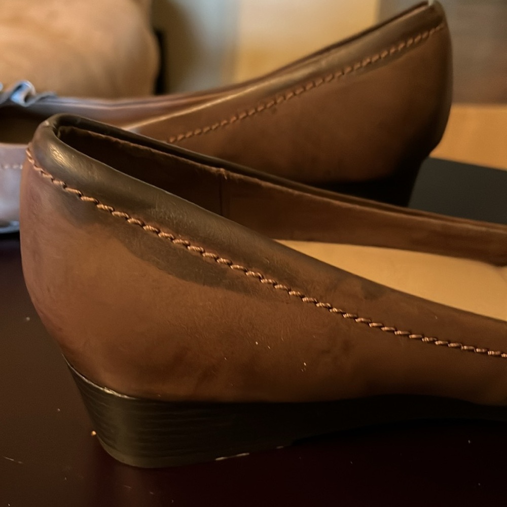 Shoes - Picture 4 of 7